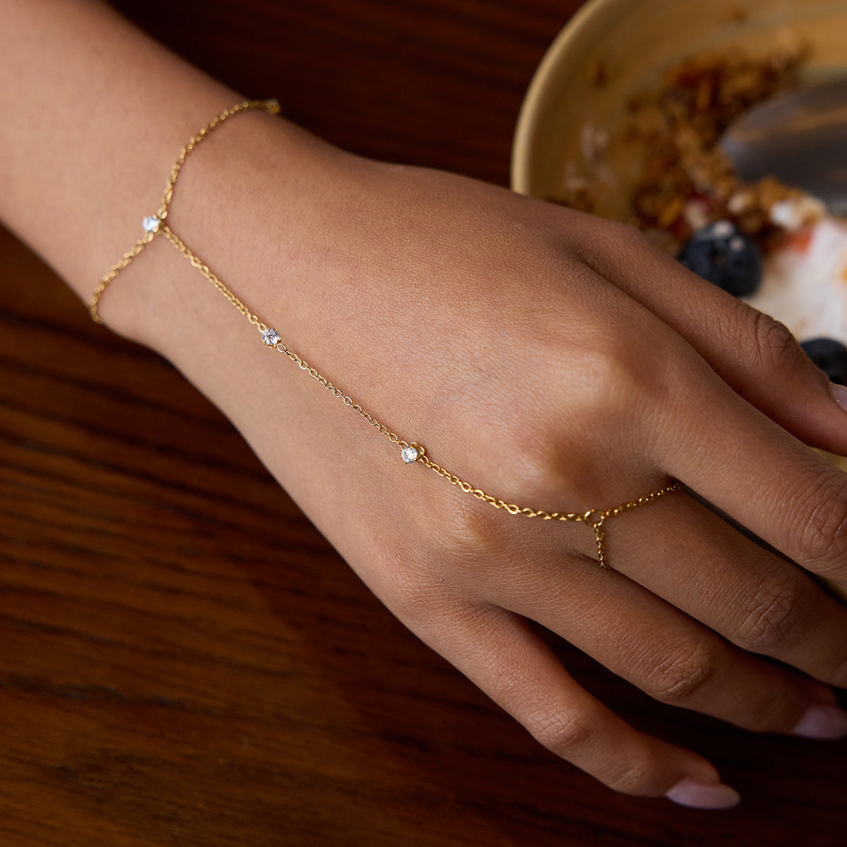 Zircon finger bracelet stainless steel bracelet