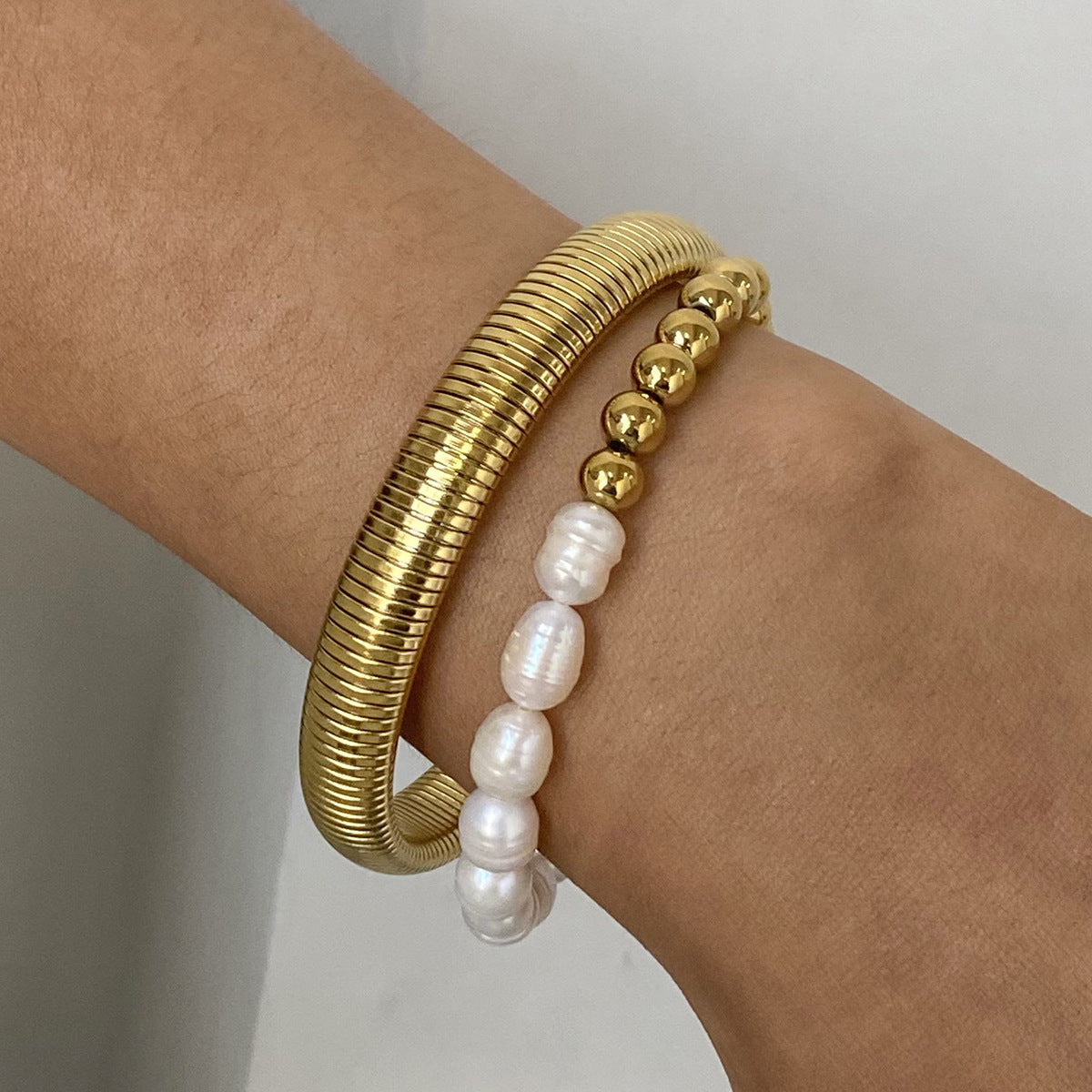 Stainless steel pearl bracelet