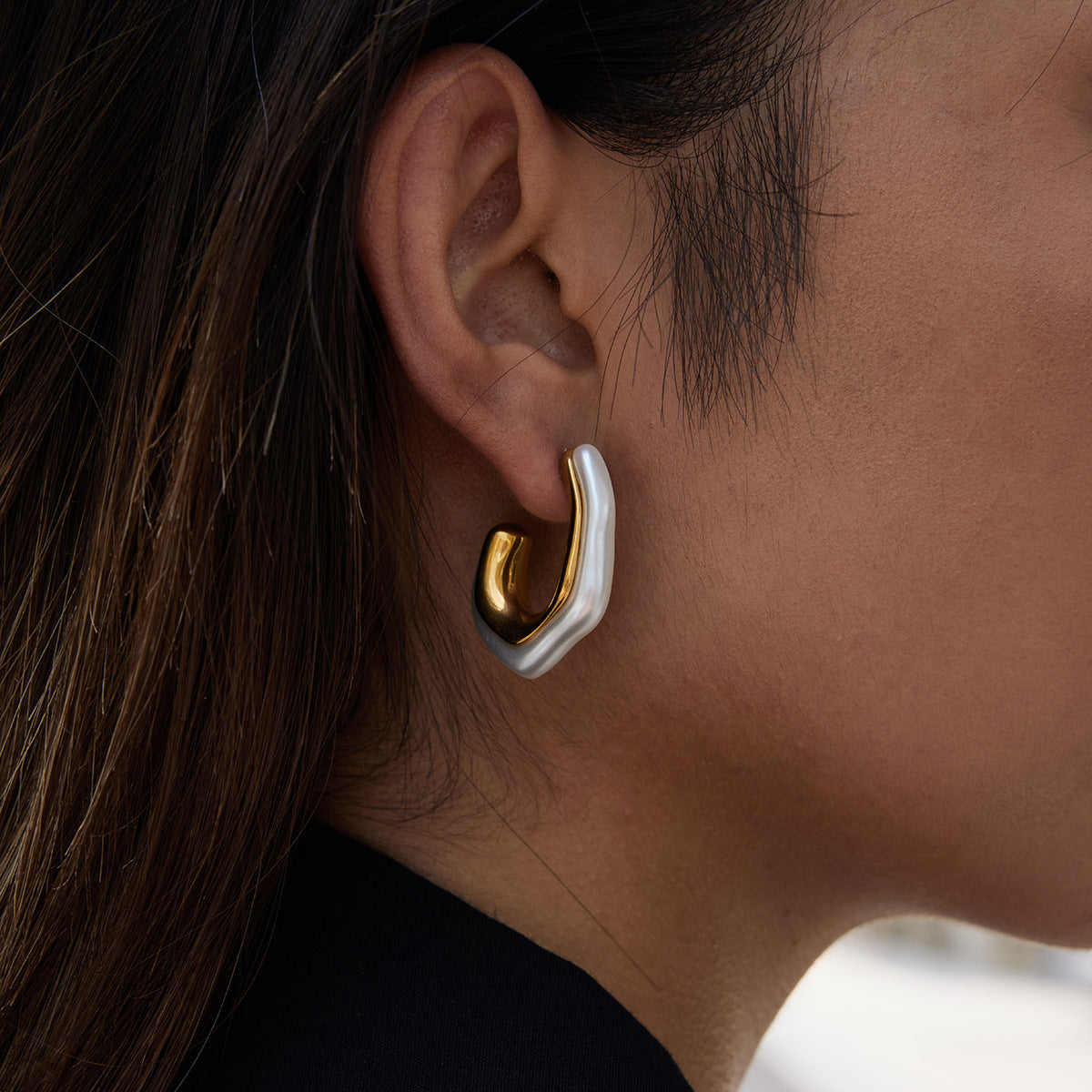 Stainless steel resin imitation pearl earrings