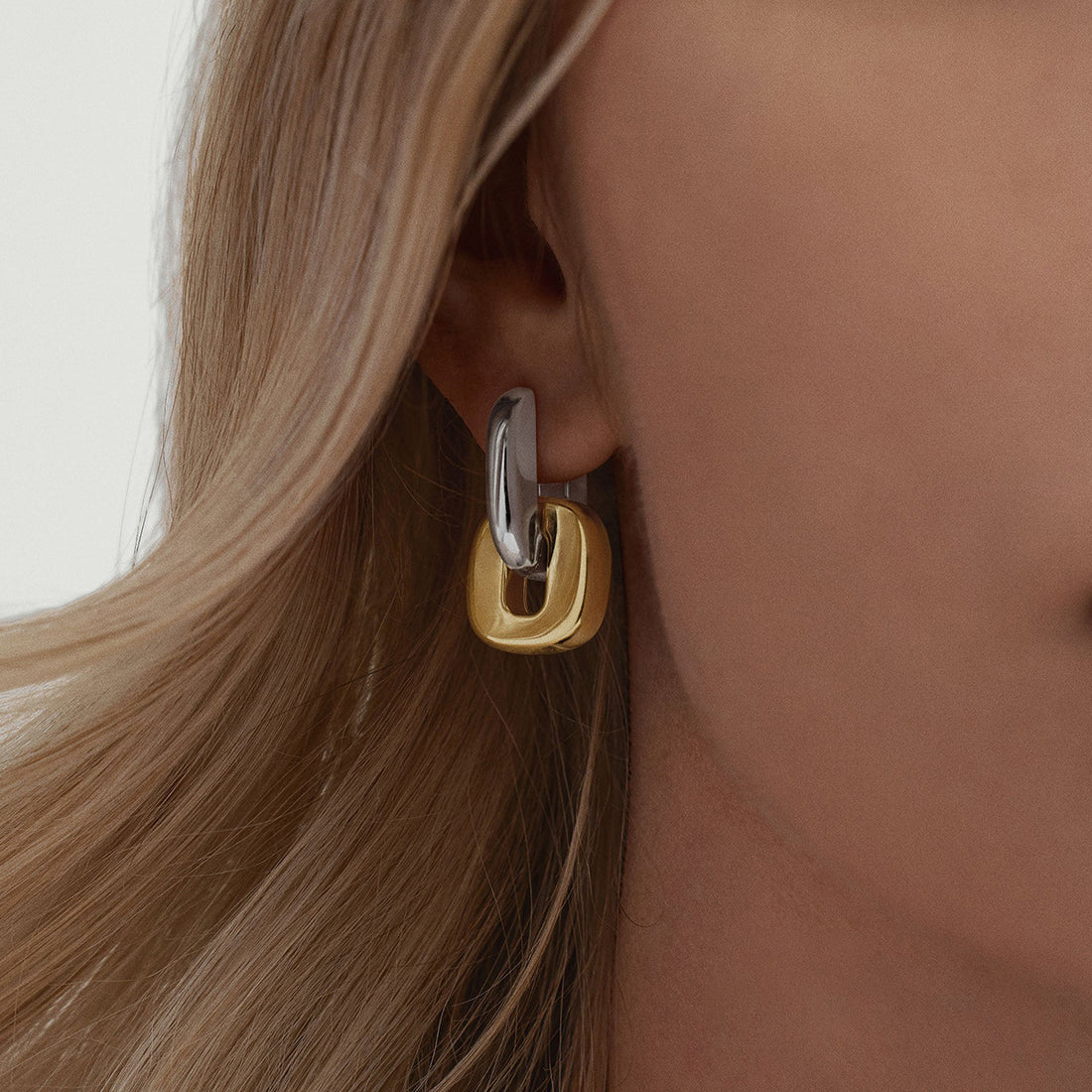 Color matching stainless steel earrings