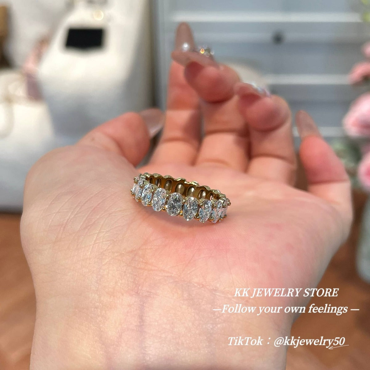 Oval full diamond ring