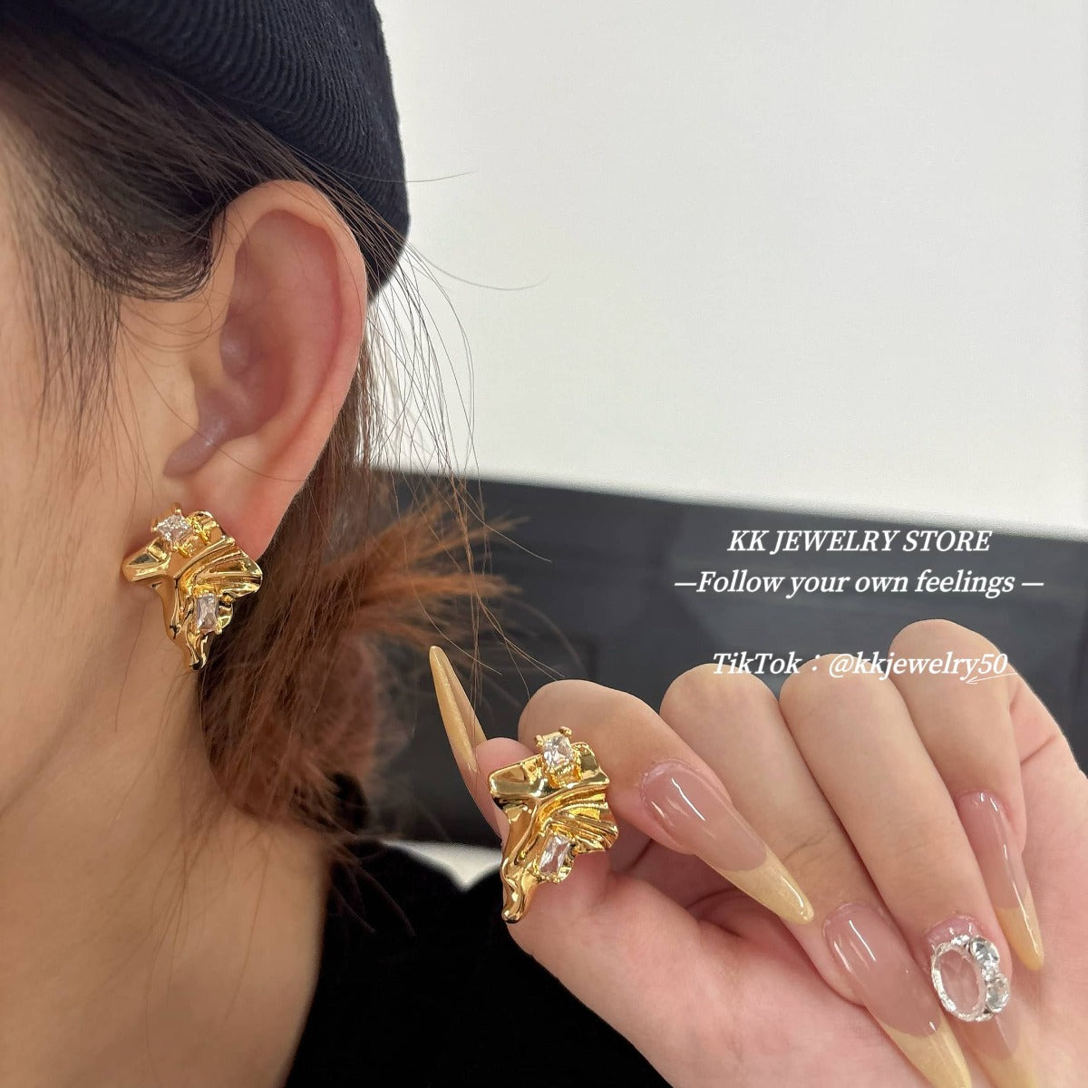 Irregularly pleated earrings 925 silver needles