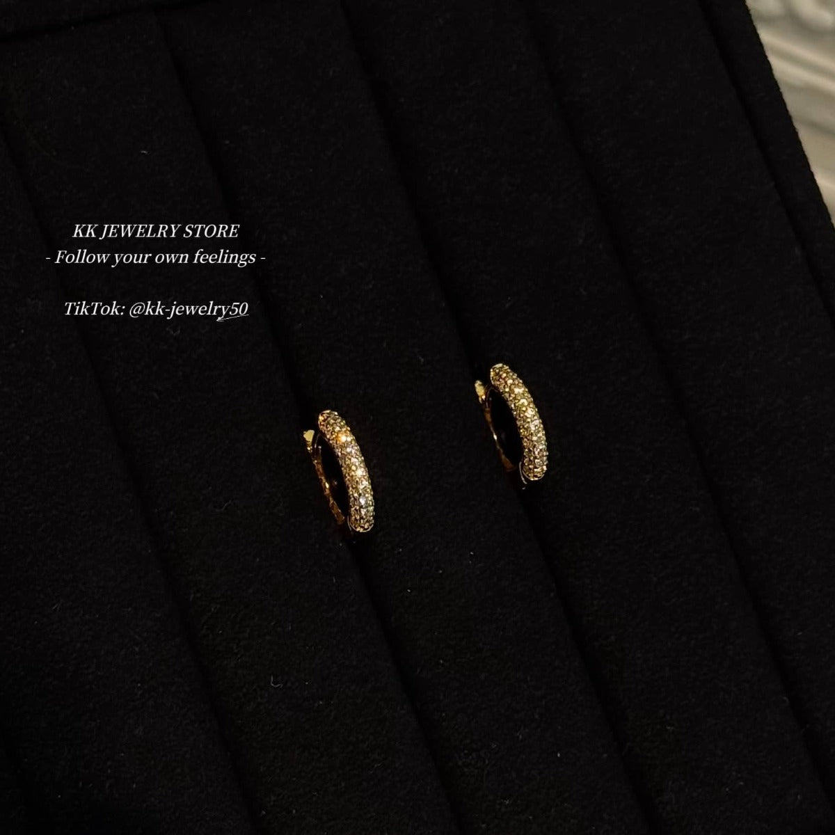 High color retention full diamond round earrings