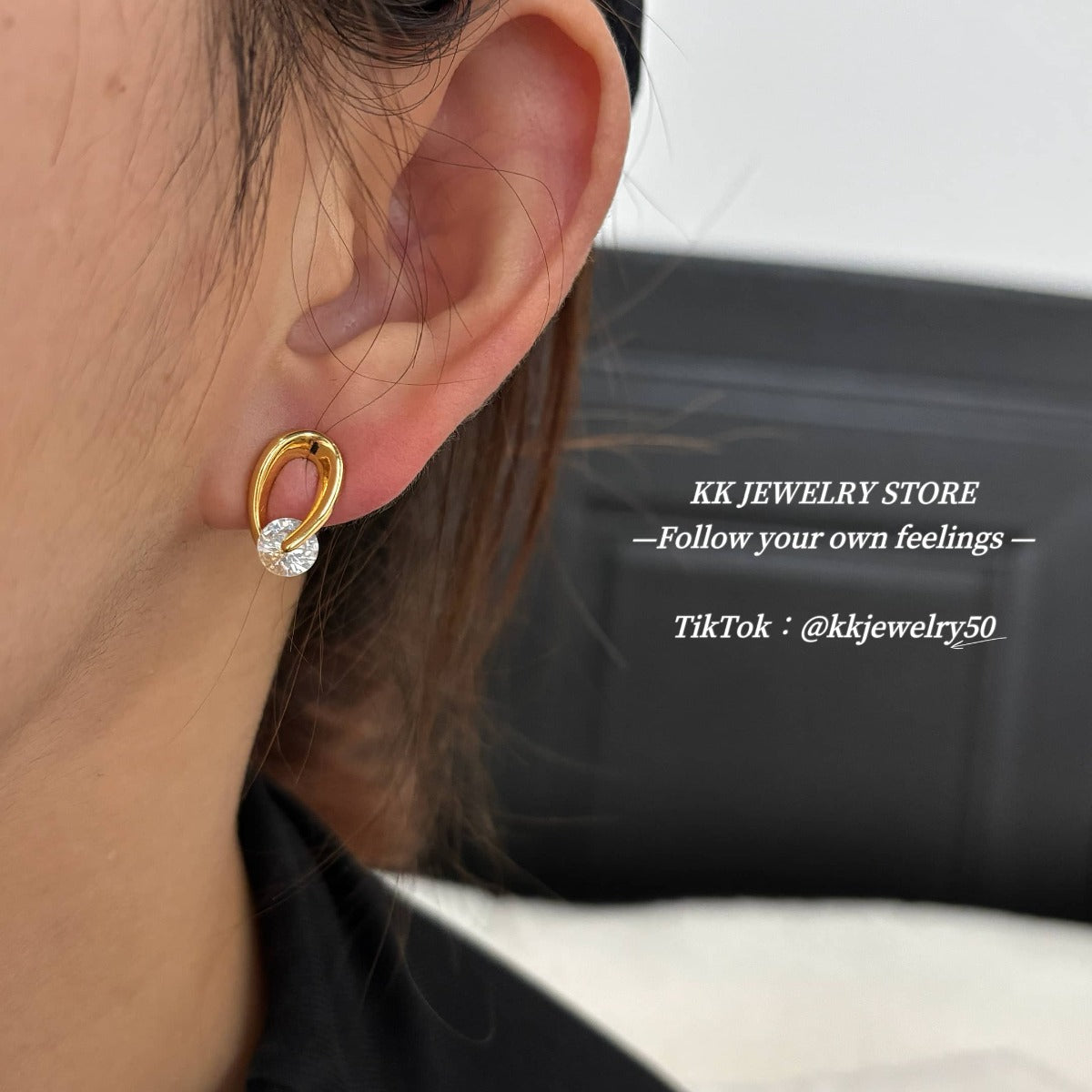 925 Silver Needle Compact Shining Surrounded Gemstone Stud Earrings