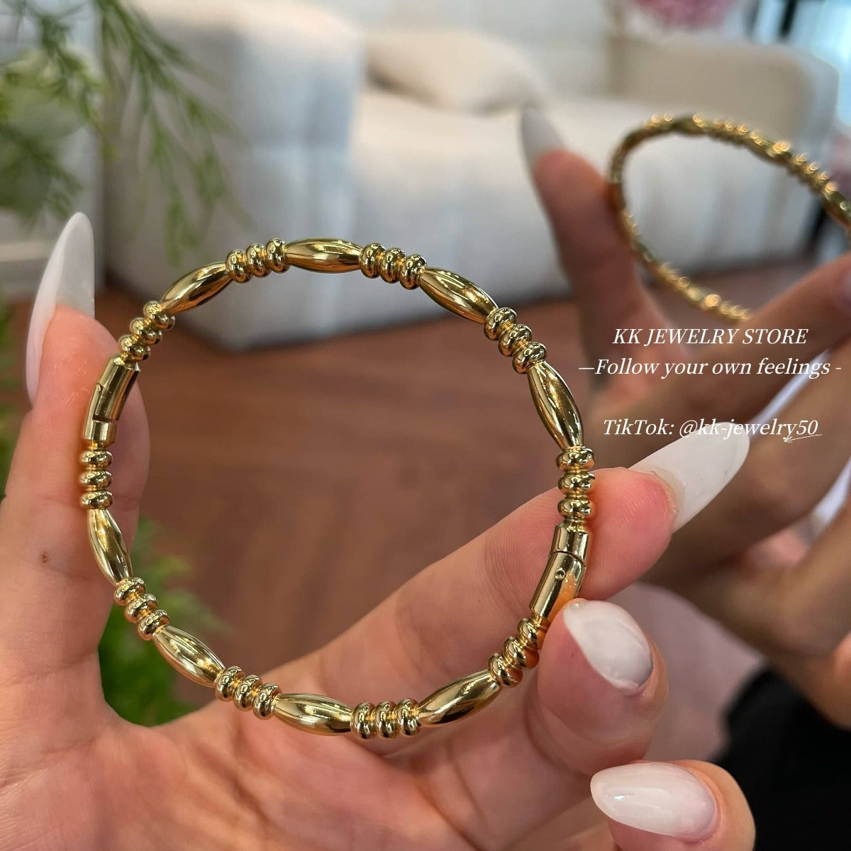 Buckle bracelet like bracelet