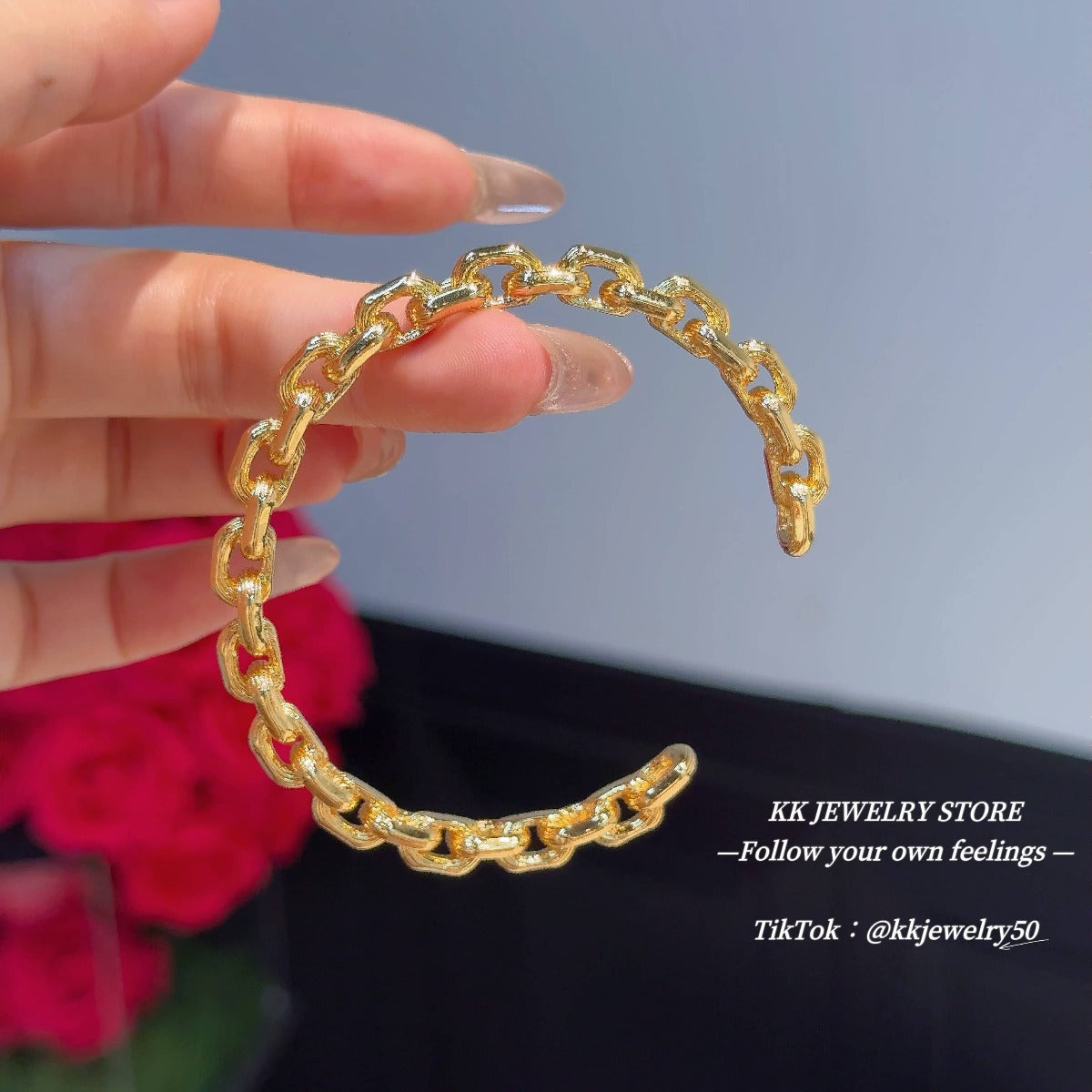 Chain opening bracelet high color retention