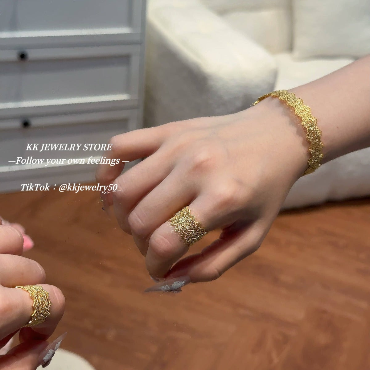 Court style crown ring hollow lace bracelet ring