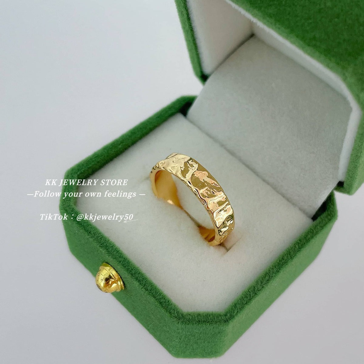 Minimalist texture ring ring