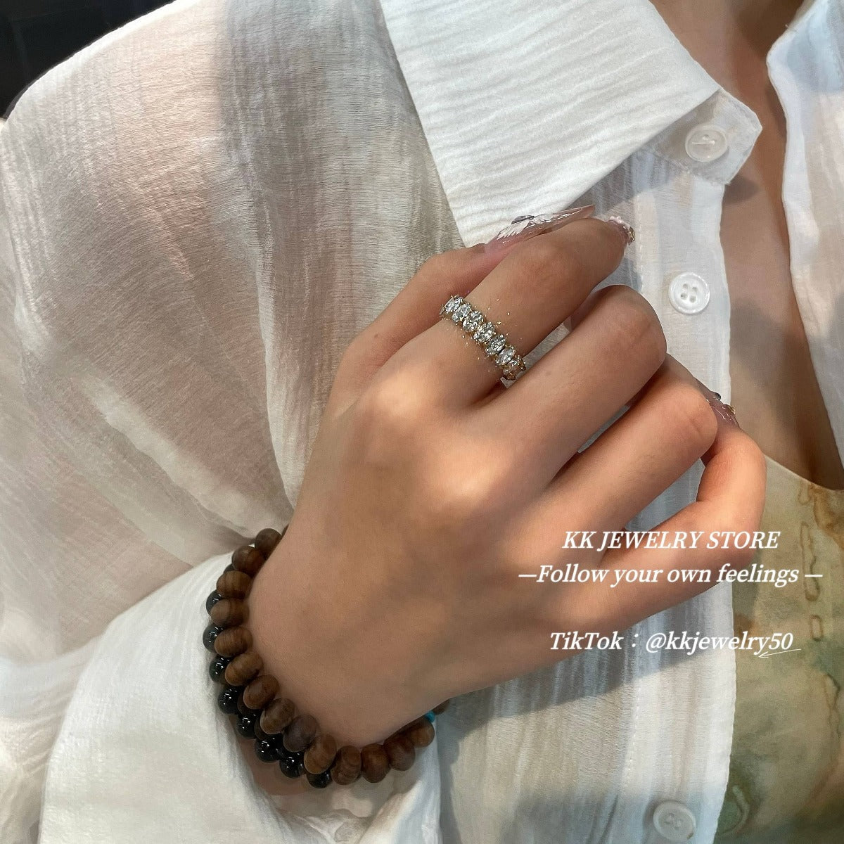 Oval full diamond ring