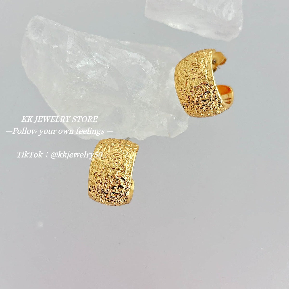 925 Silver Needle Gold C-pleated Textured Earrings