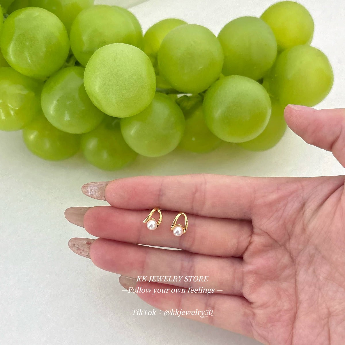 925 sterling silver pearl stud earrings