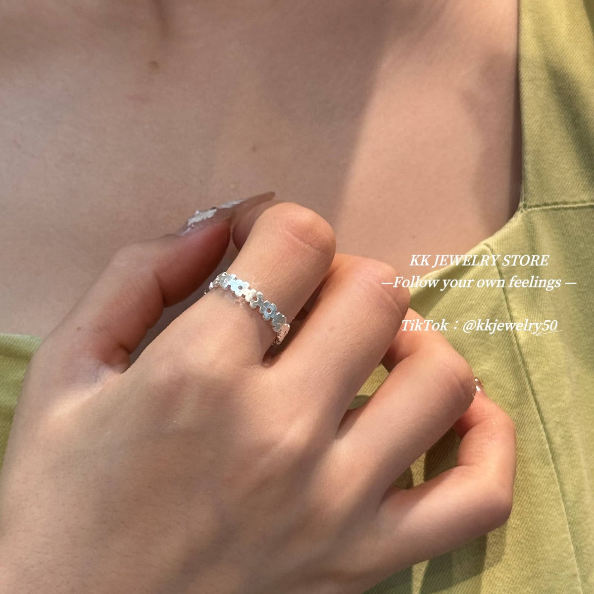 Plain ring small flower brushed frosted ring