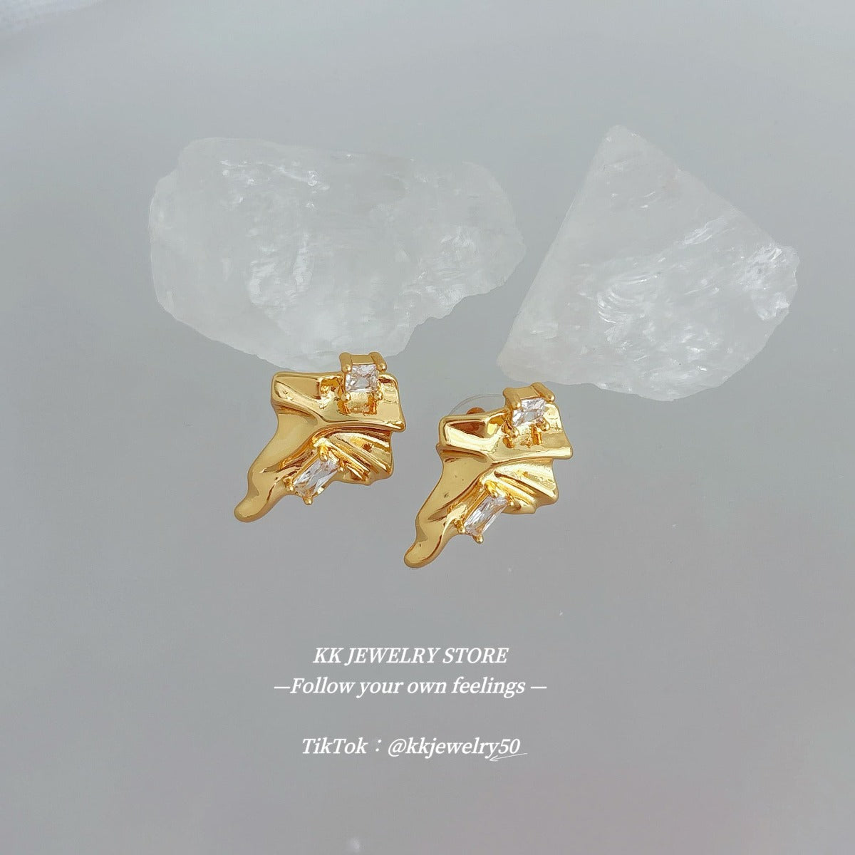 Irregularly pleated earrings 925 silver needles