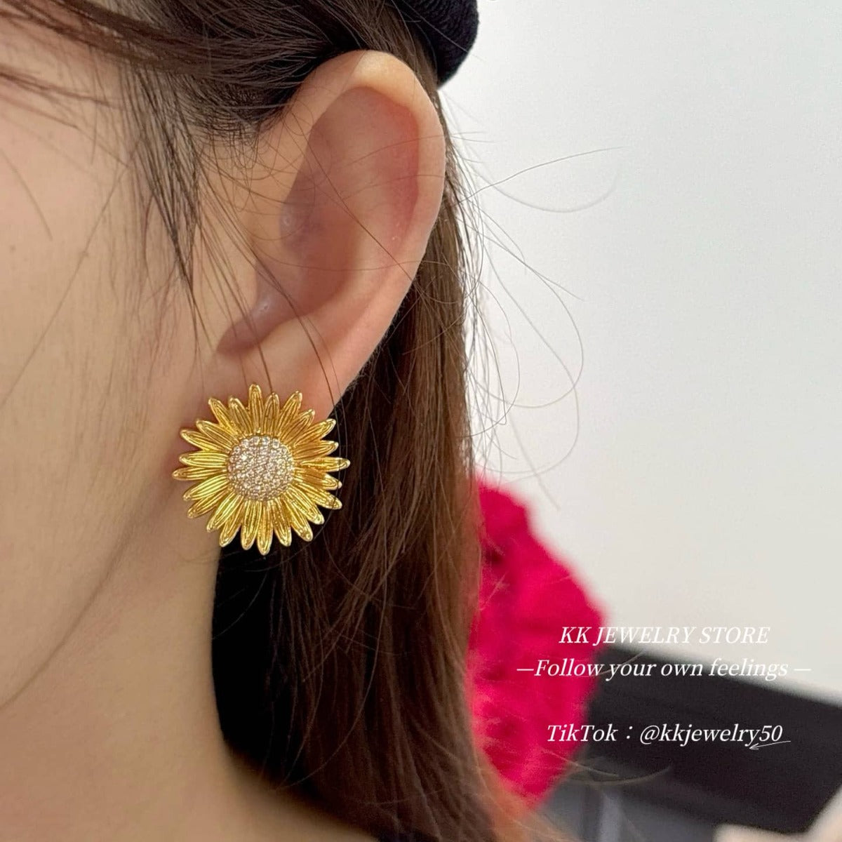 Brass sunflower sunflower diamond earrings