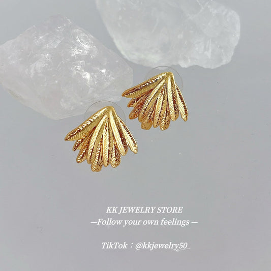 Compact high-quality texture stud earrings