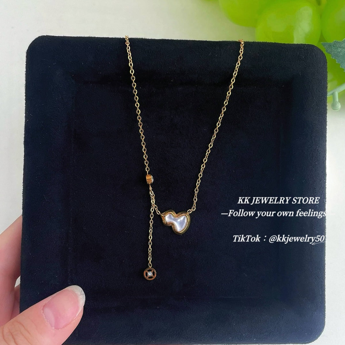 Fritillary gourd necklace