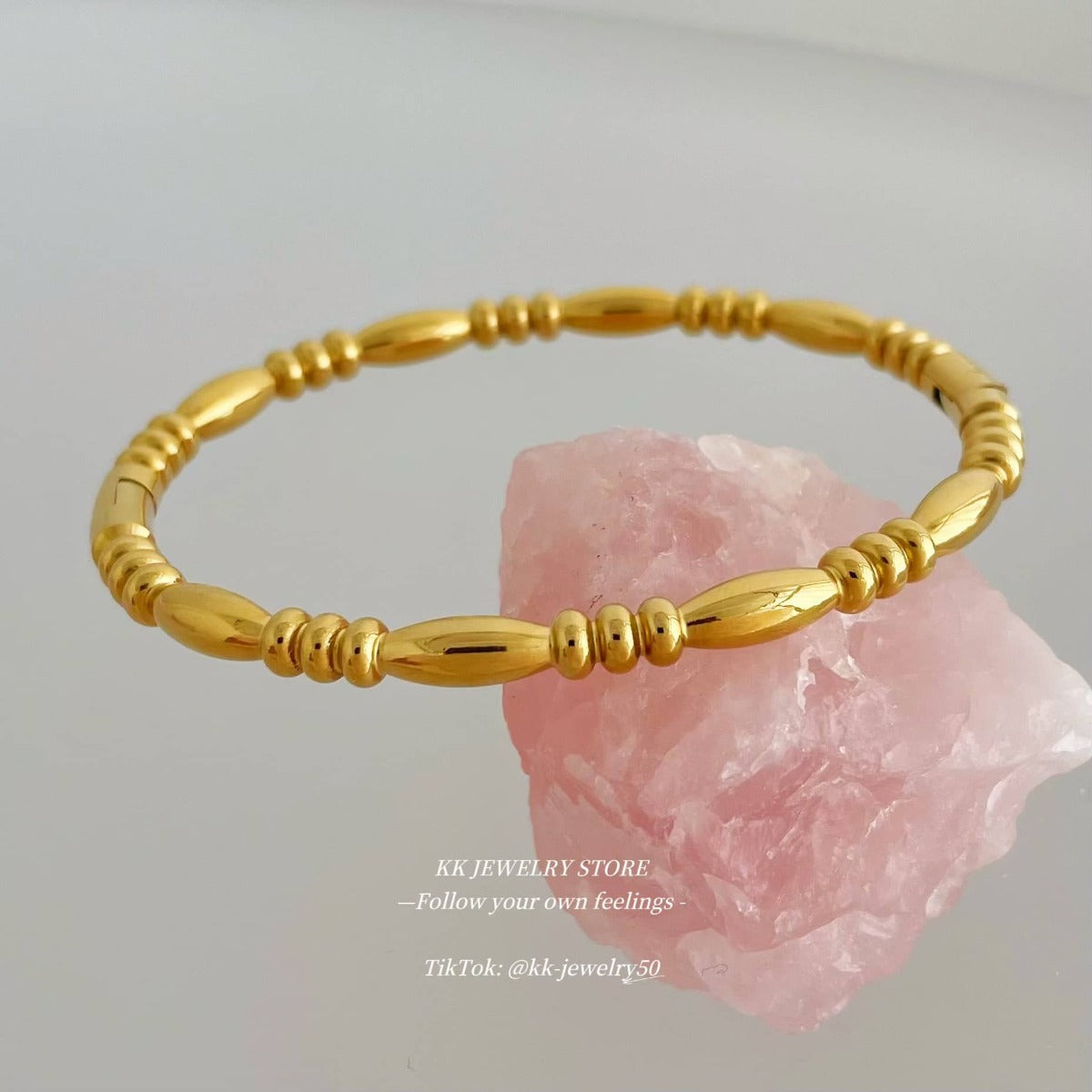 Buckle bracelet like bracelet