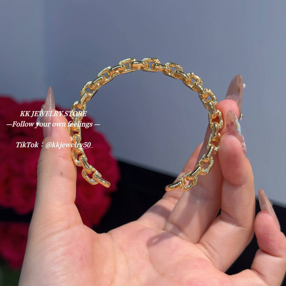 Chain opening bracelet high color retention