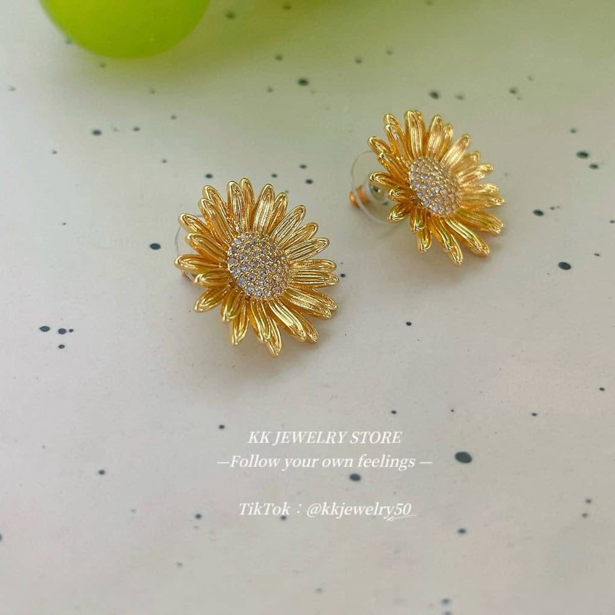 Brass sunflower sunflower diamond earrings