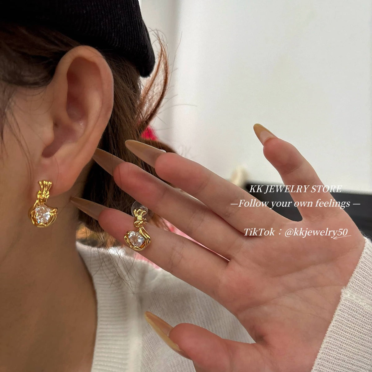 Copper micro-inlaid love zircon S925 silver needle earrings