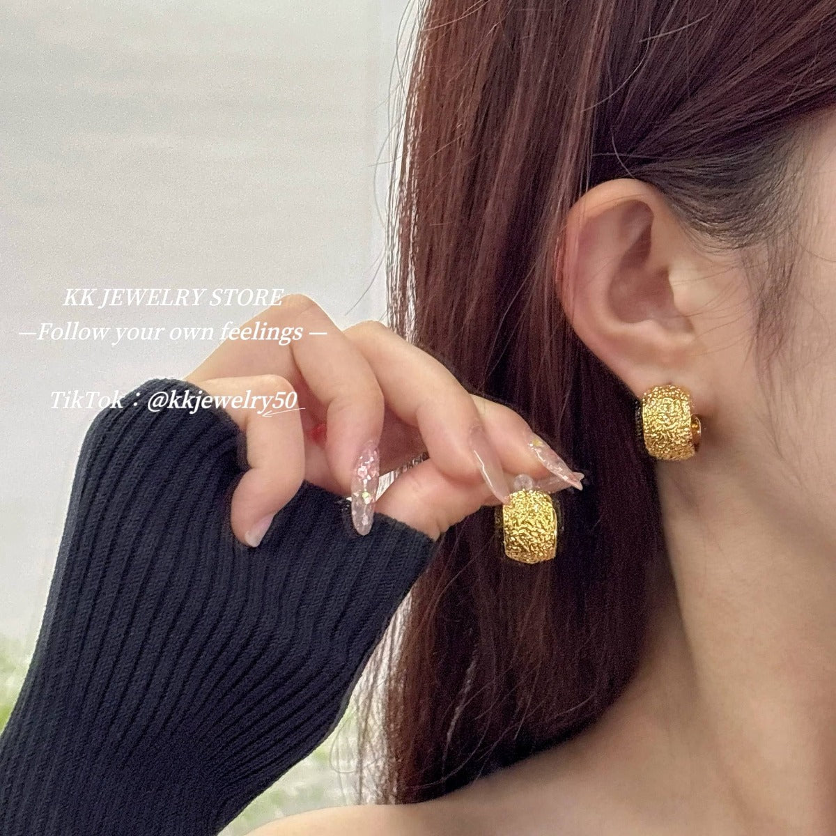 925 Silver Needle Gold C-pleated Textured Earrings