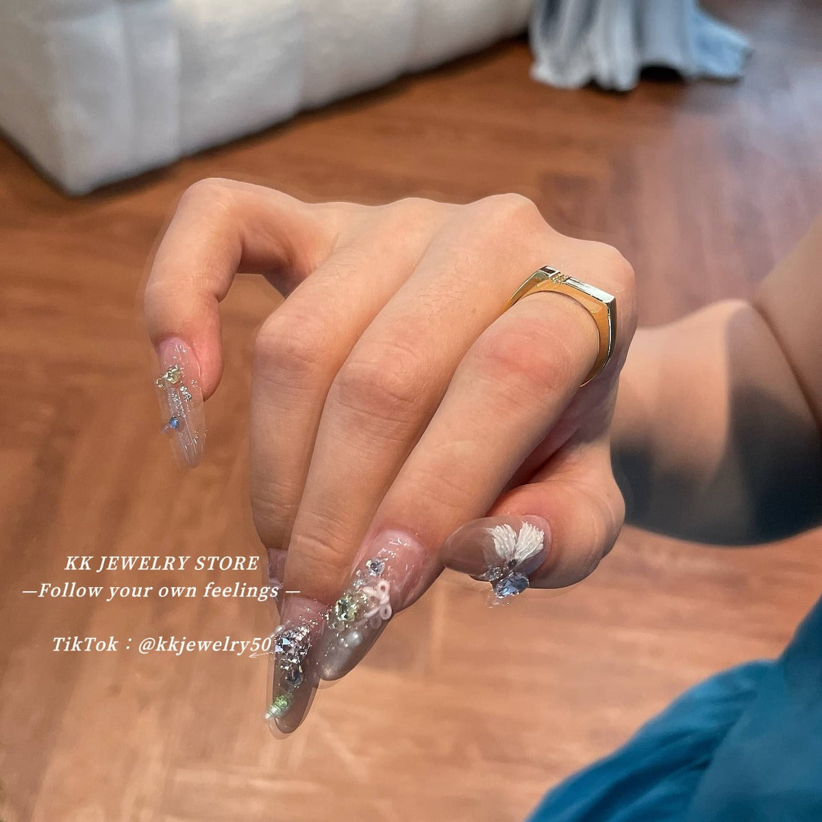 High texture cut line ring