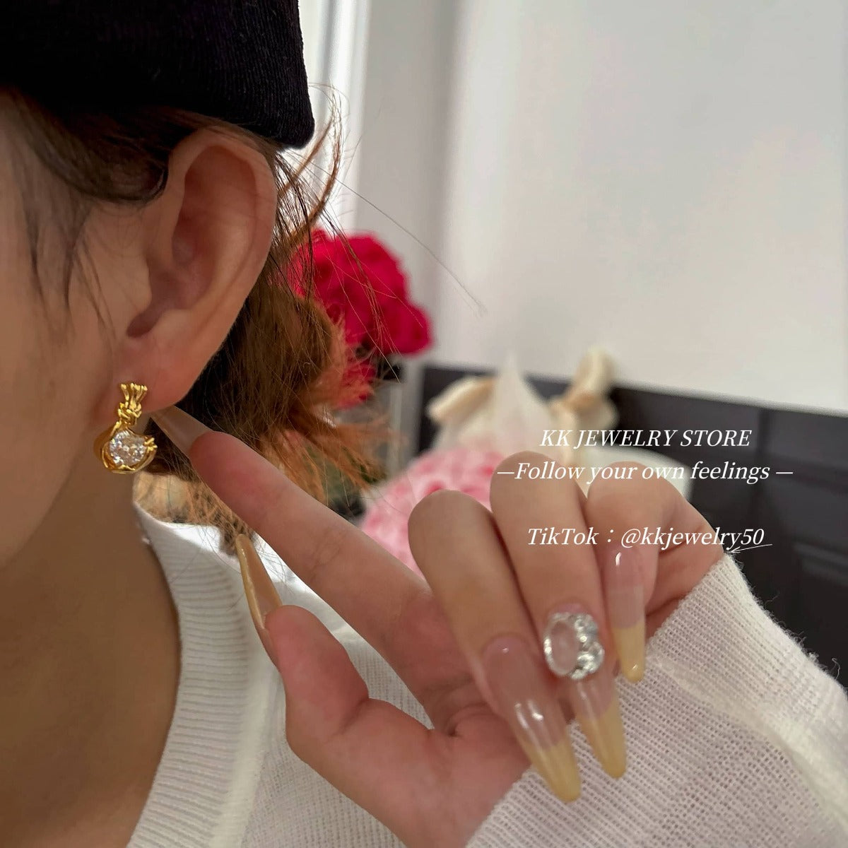 Copper micro-inlaid love zircon S925 silver needle earrings