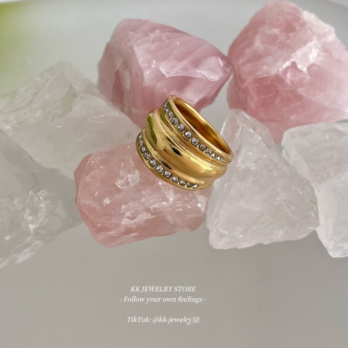 Exquisite Pearl Row Diamond Ring