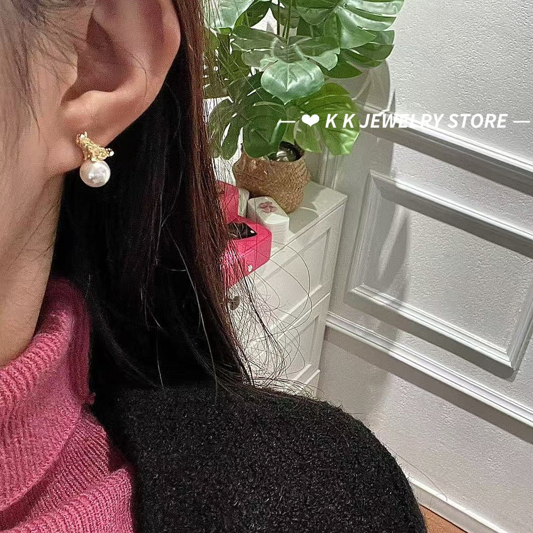 Cat Pearl Stud Earrings