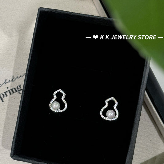 925 Silver 5mm Pearl Gourd Stud Earrings