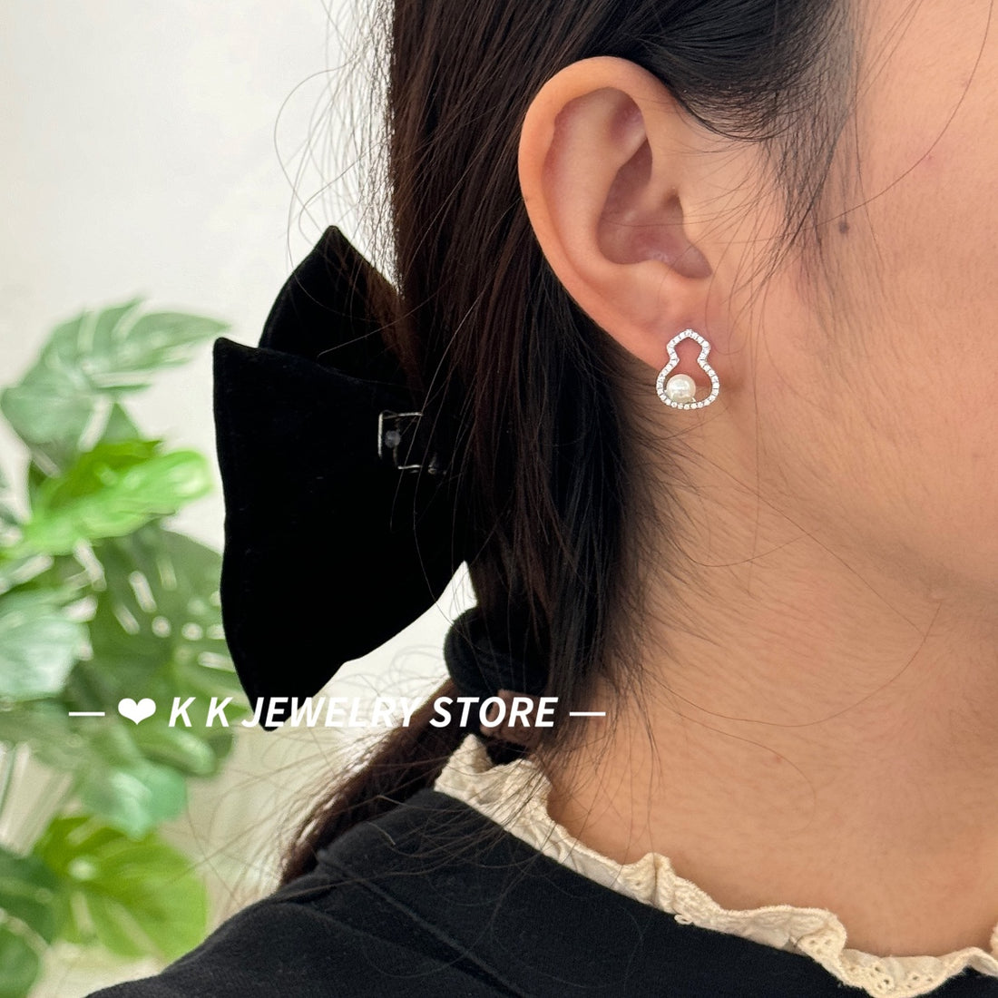925 Silver 5mm Pearl Gourd Stud Earrings