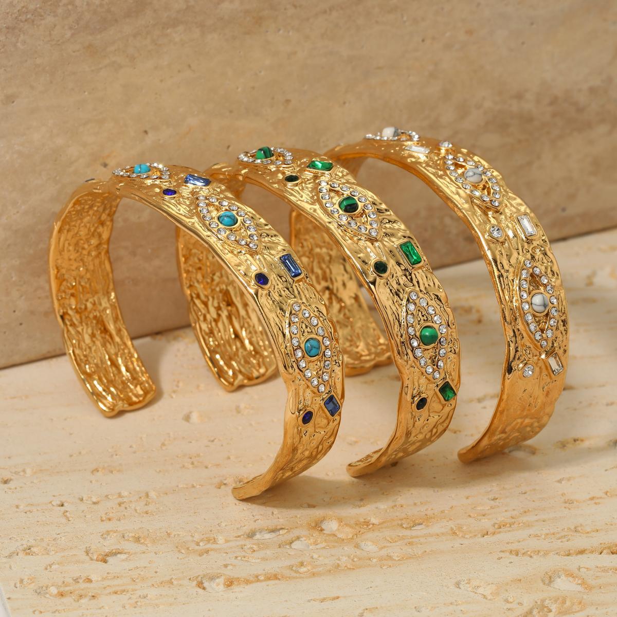 A high-quality niche design open bracelet